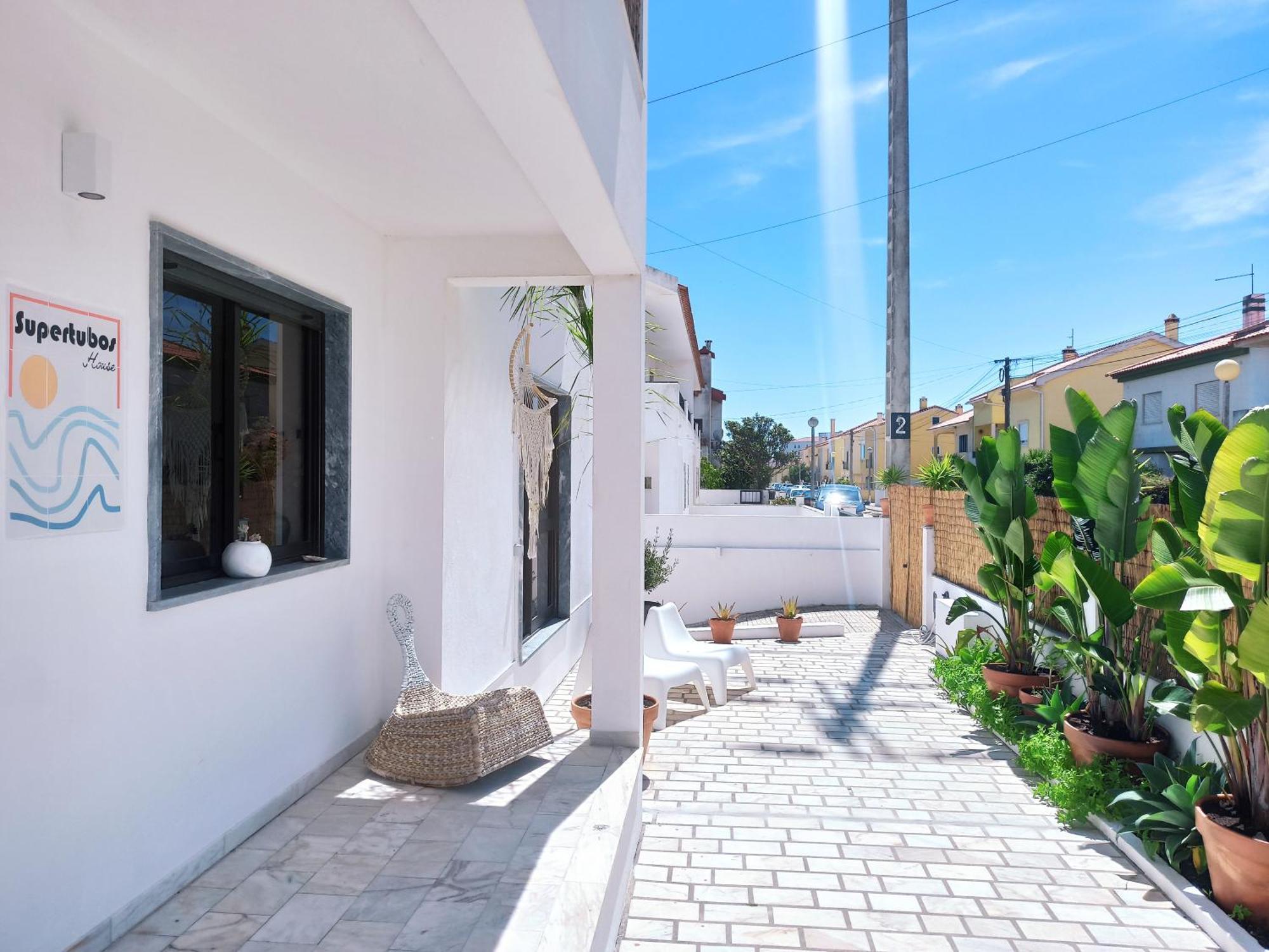 Supertubos House Peniche Bed & Breakfast