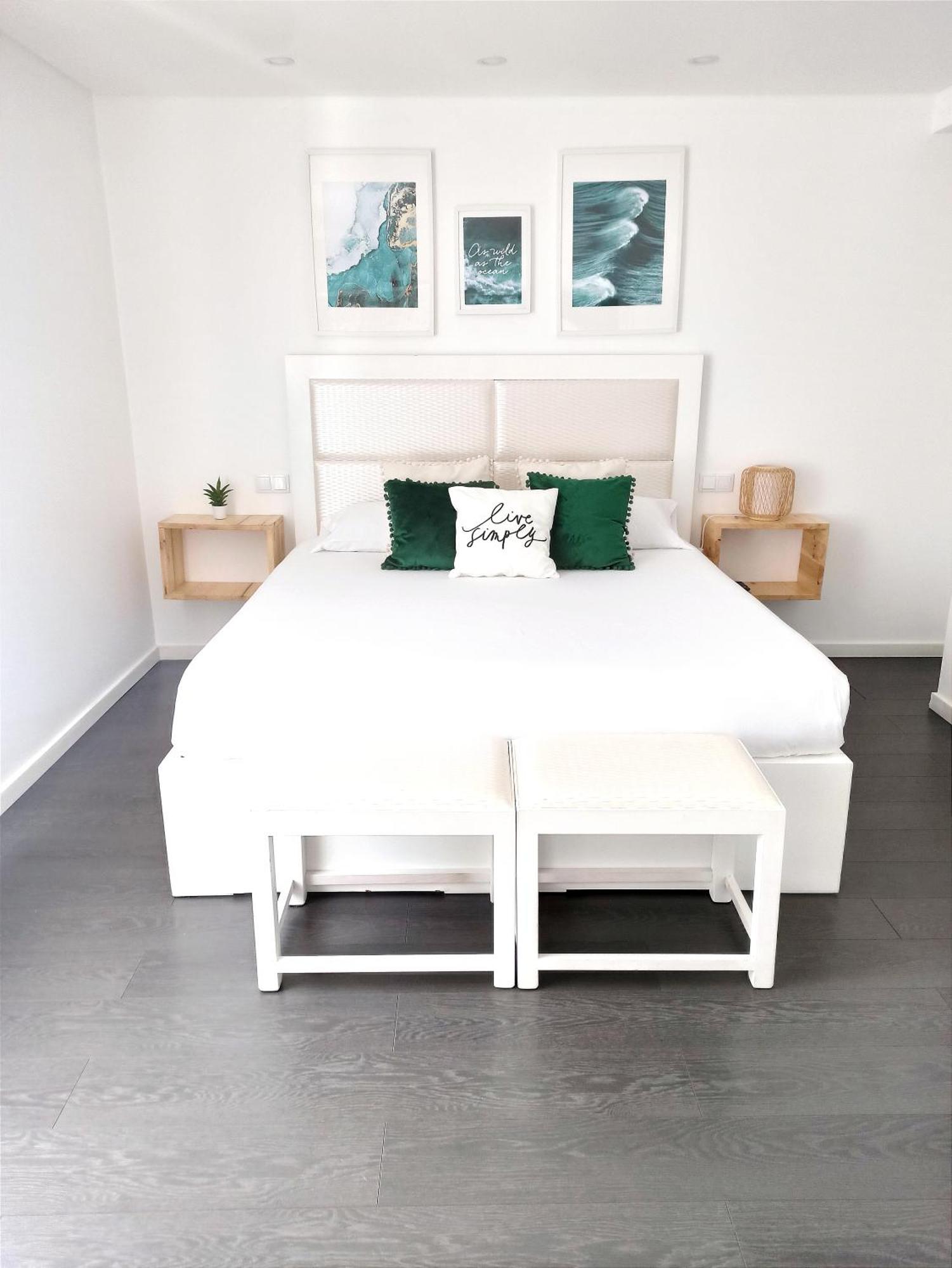 Supertubos House Peniche Bed and breakfast